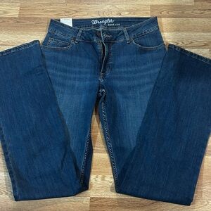 Brand New With Tags Womens Wrangler Bootcut Jeans